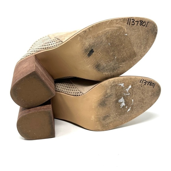 Steve Madden Women's Tan Replay Perforated Suede Heeled Ankle Booties Size 9.5 M - Picture 9 of 10
